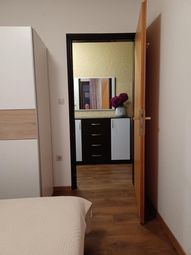 Rina Apartment *